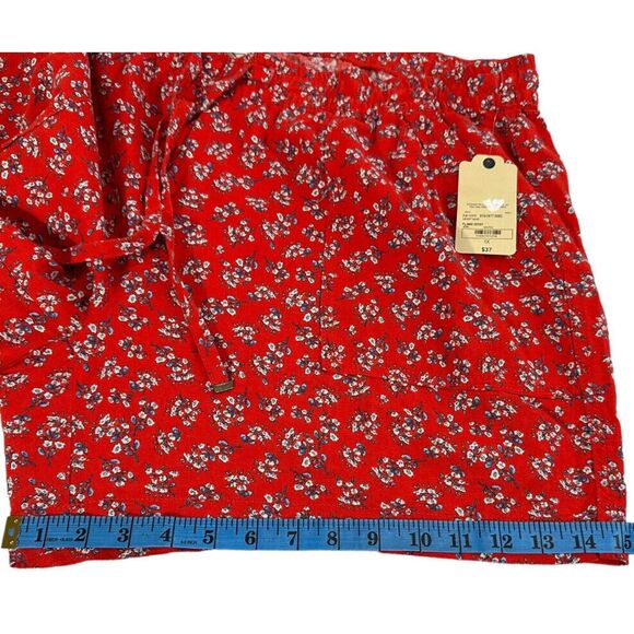 St. John's Bay Women's Soft Short Elastic Mid rise adjustable Red Size 1X New - Picture 7 of 10